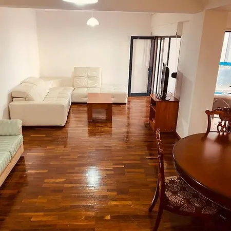 Downtown Bllok 2br, Large Patio, Ac-wifi Apartment *