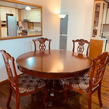 Downtown Bllok 2br, Large Patio, Ac-wifi *