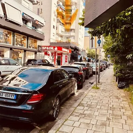 Διαμέρισμα Downtown Bllok 2br, Large Patio, Ac-wifi *