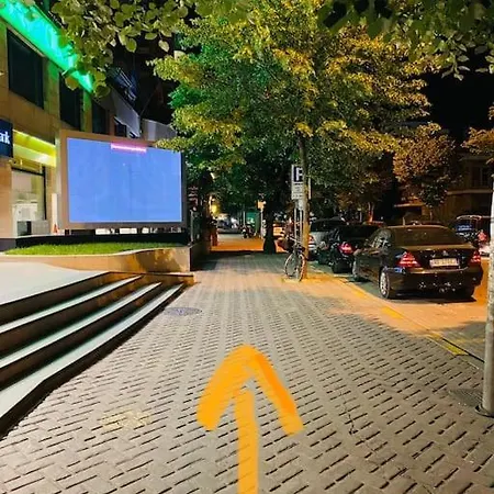 Διαμέρισμα Downtown Bllok 2br, Large Patio, Ac-wifi